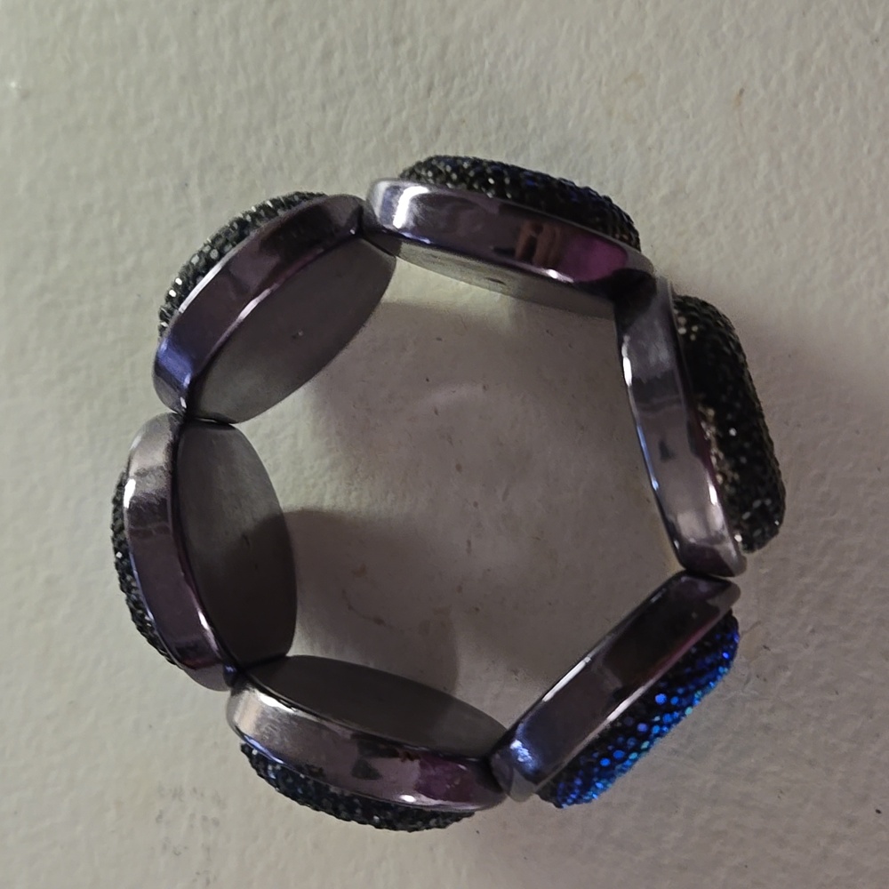 Costume jewelry bracelet
